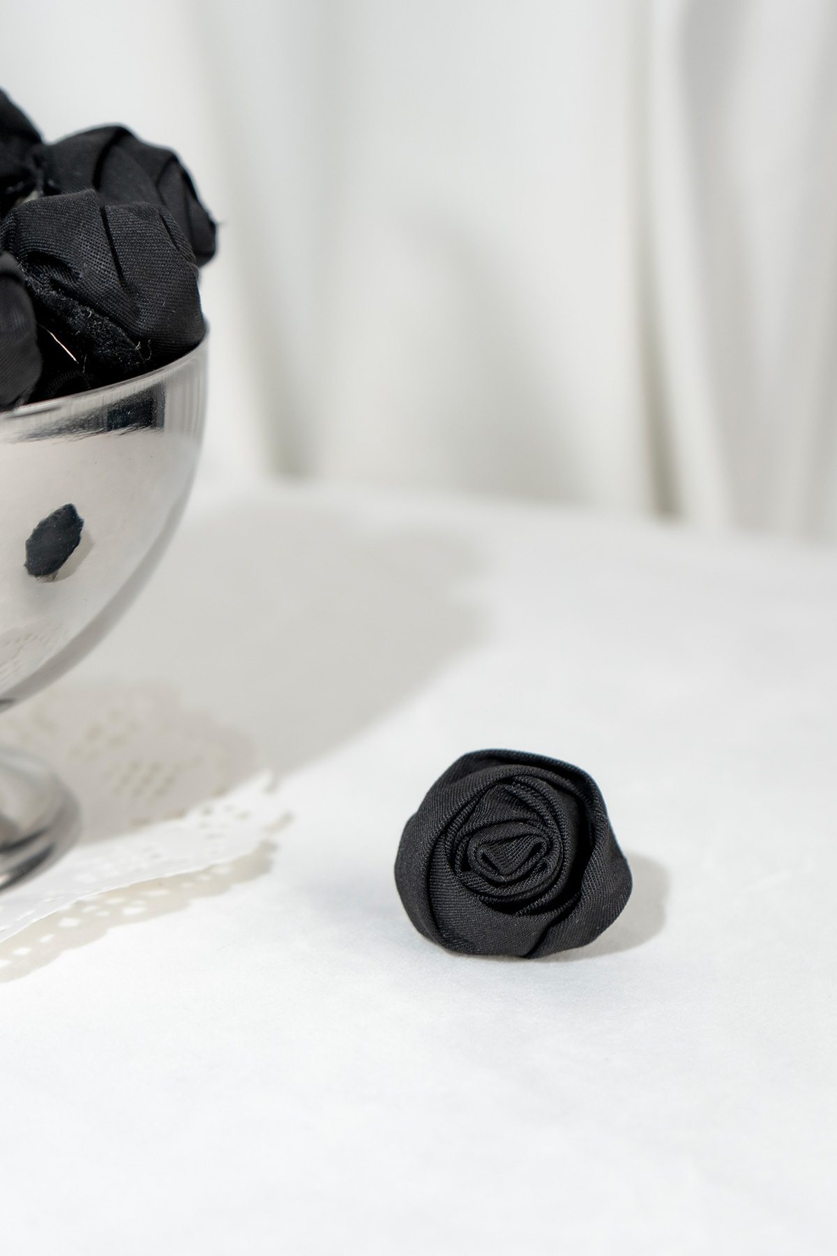 QQ ROSE CORSAGE - NOIR [MODPARADE X Q2HAN]