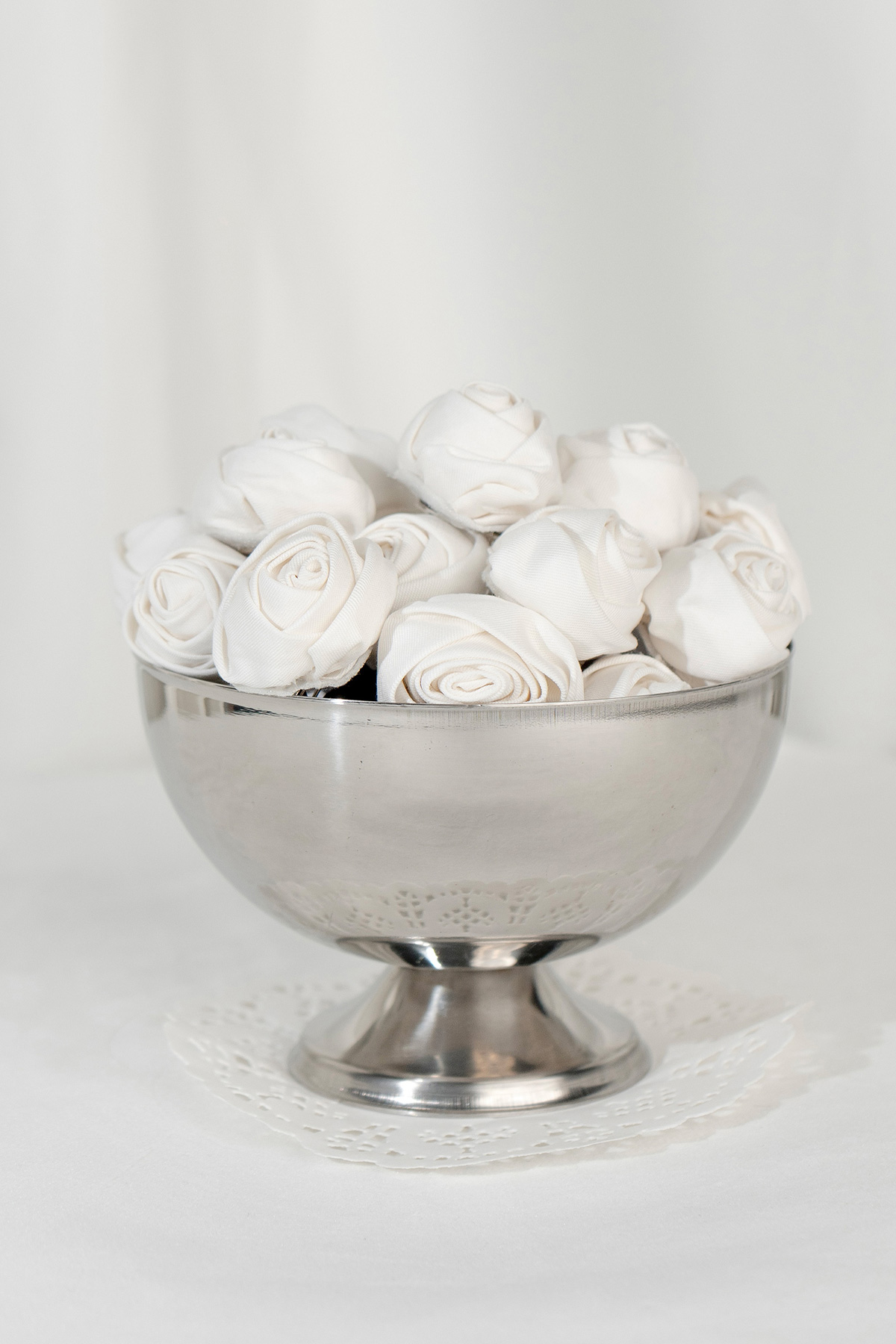 QQ ROSE CORSAGE - BLANC [MODPARADE X Q2HAN]