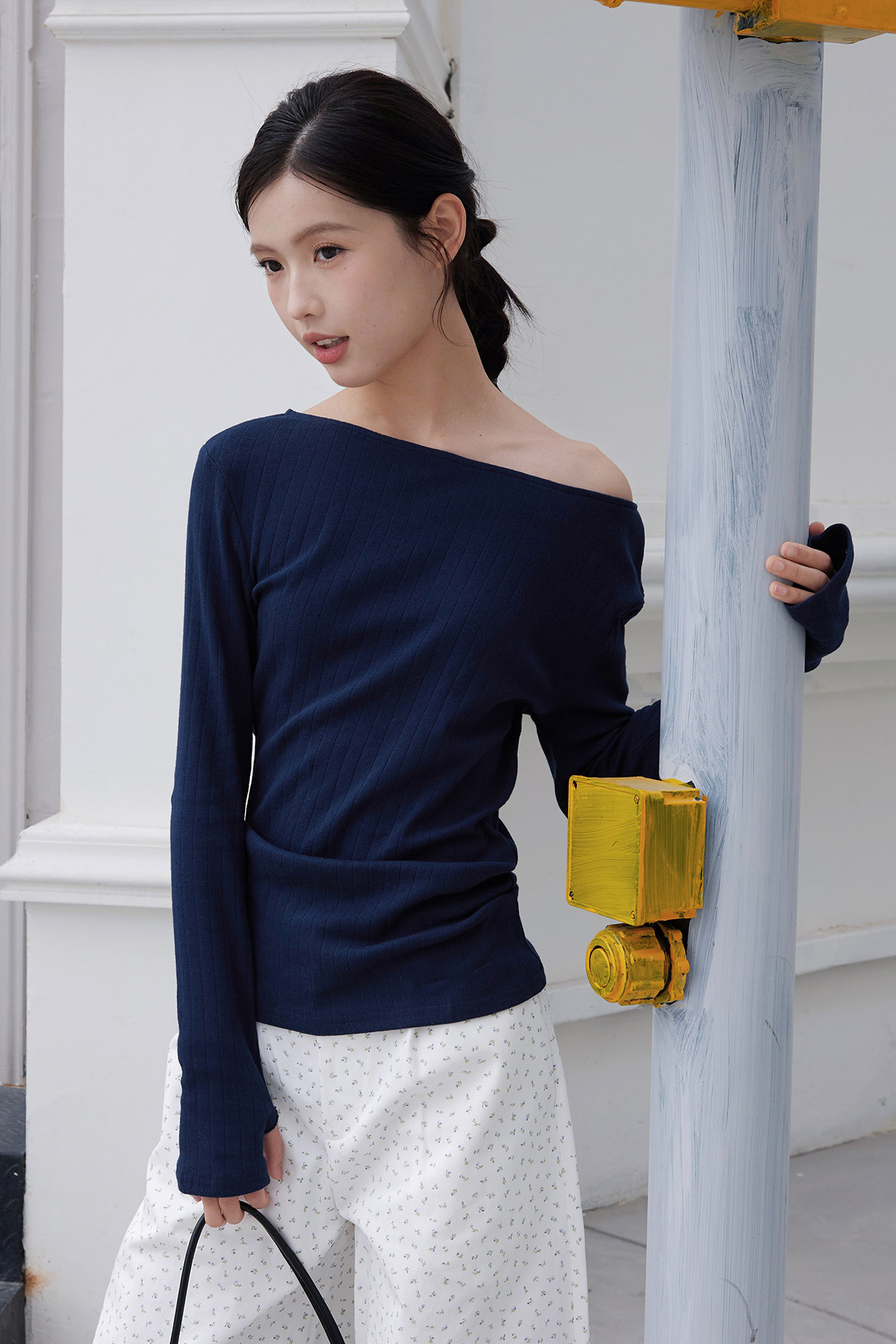 BETH TOP - NAVY [BY MODPARADE]