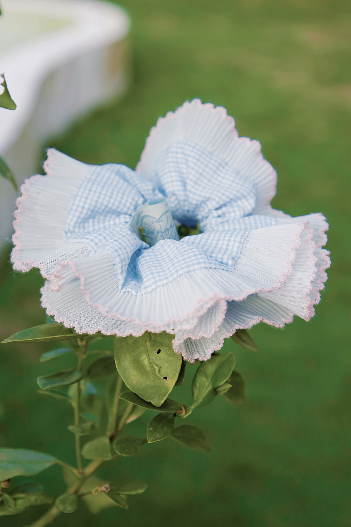 SCALLOP SCRUNCHIE - BABY BLUE CHECKS [BY MODPARADE]