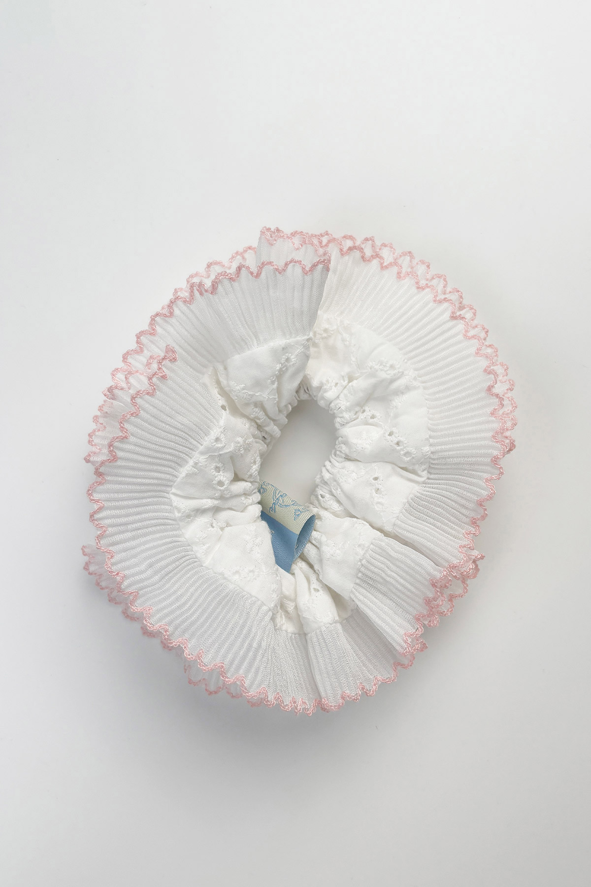 SCALLOP SCRUNCHIE - BABY IVORY [BY MODPARADE]