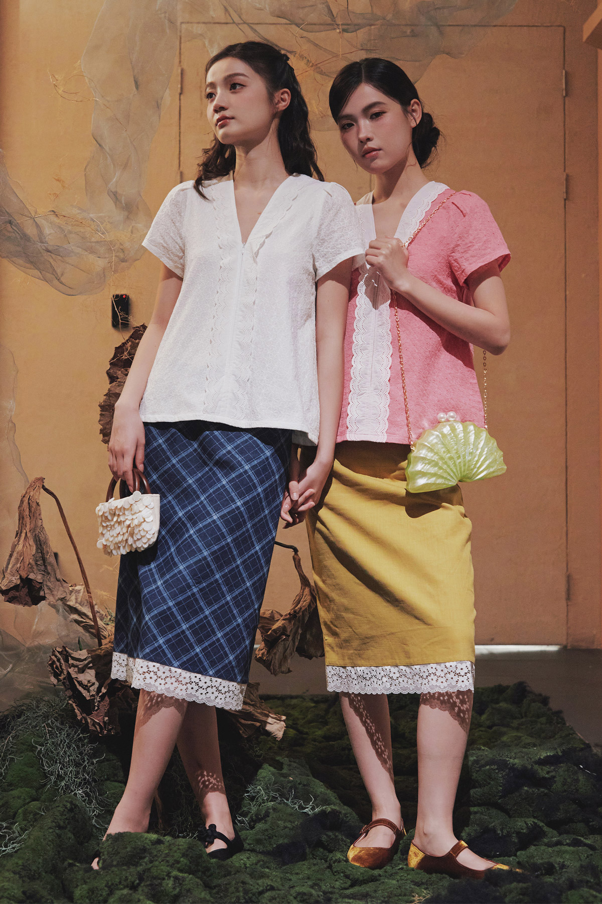 AATIYA KEBAYA TOP - WHITE CHANTILLY [BY MODPARADE]