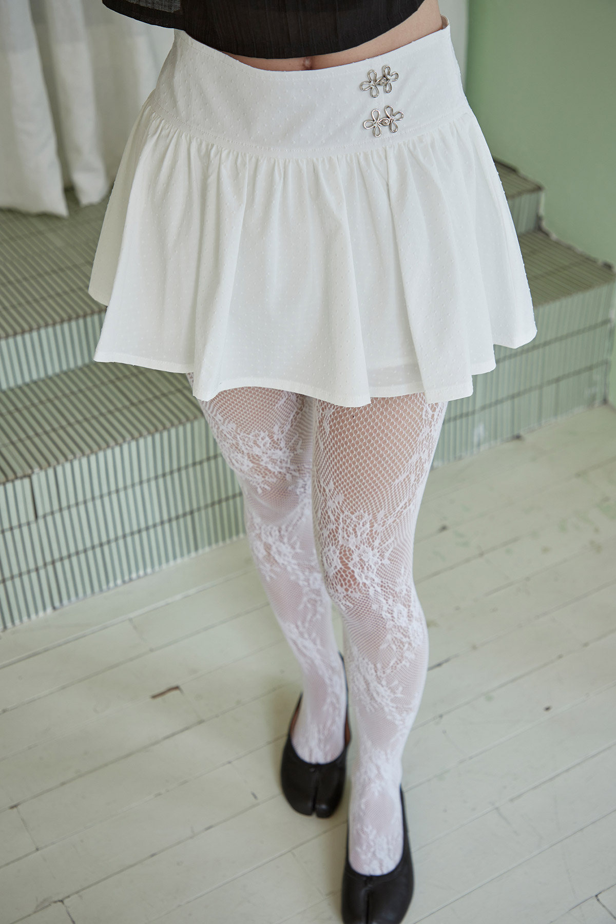 INGRID SKORTS - WHITE