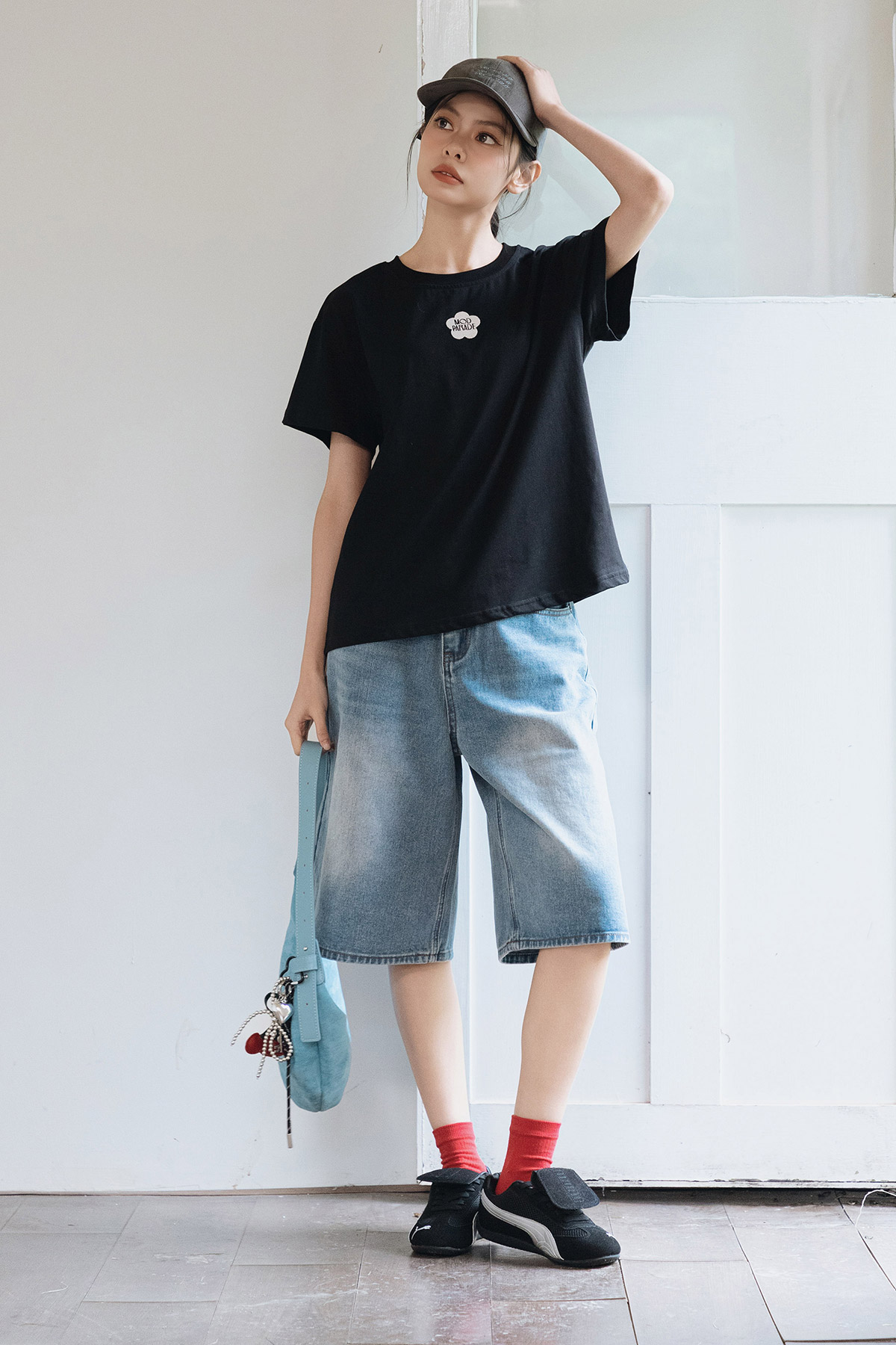 MODPARADE BLOOMLET TEE - NOIR [BY MODPARADE]